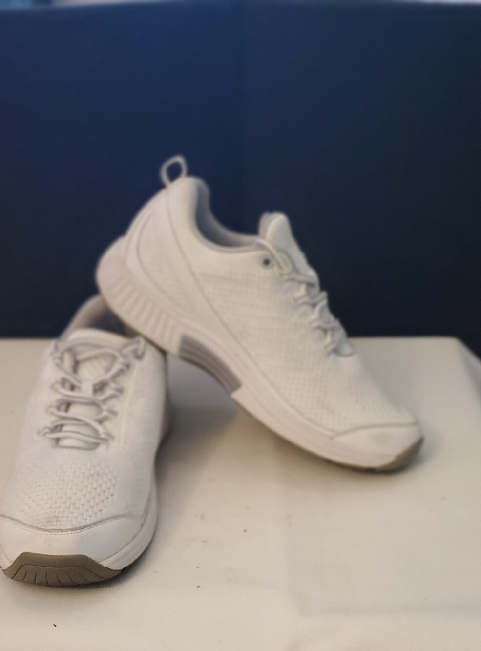 OrthoFeet WHITE‎ Tennis Shoes Womens Size .10 -WIDE